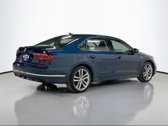 2018 Volkswagen Passat R-Line
