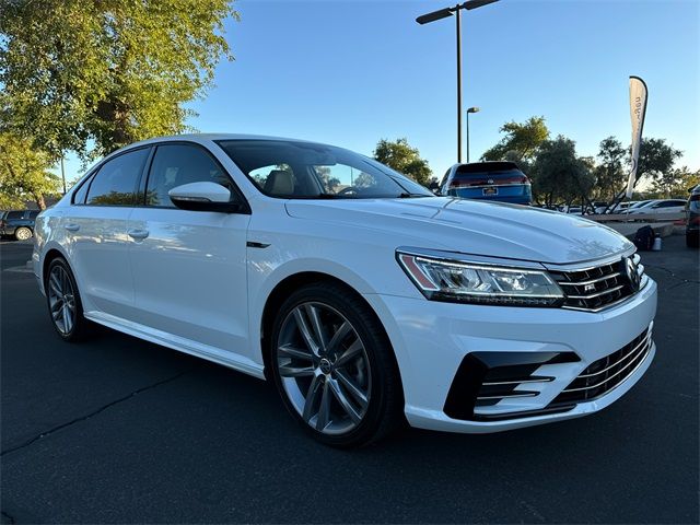 2018 Volkswagen Passat R-Line