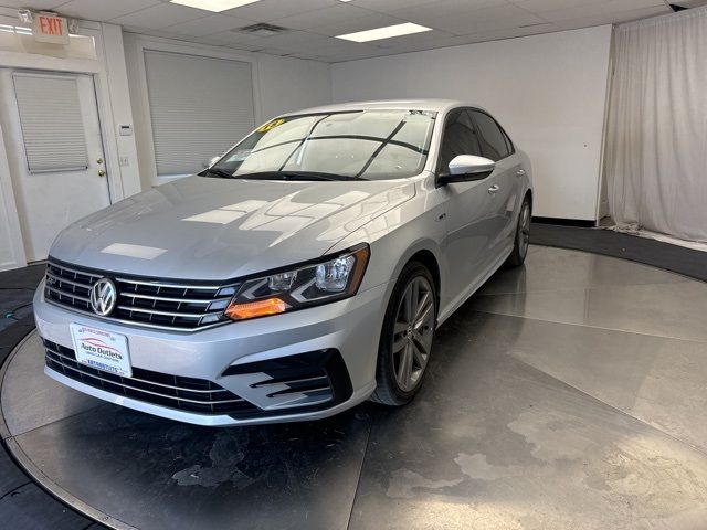 2018 Volkswagen Passat R-Line