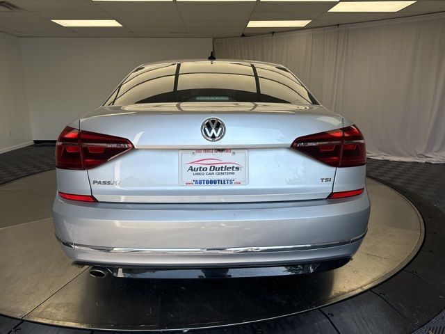 2018 Volkswagen Passat R-Line