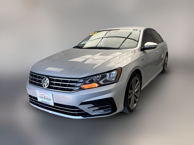 2018 Volkswagen Passat R-Line