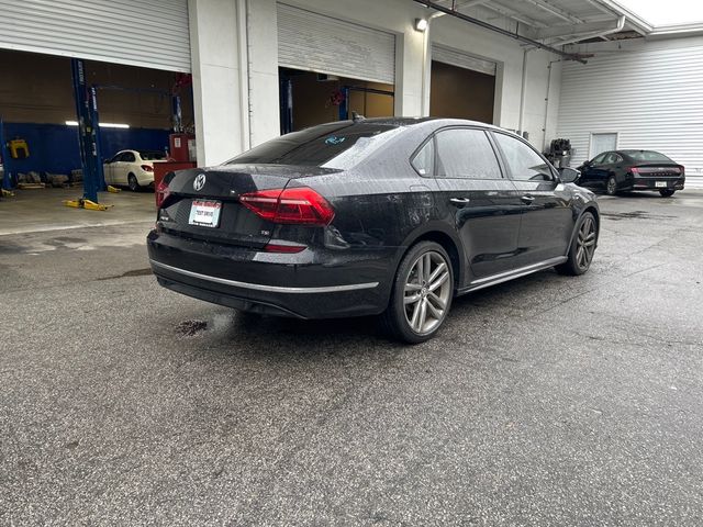 2018 Volkswagen Passat R-Line