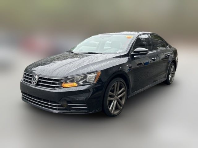 2018 Volkswagen Passat R-Line