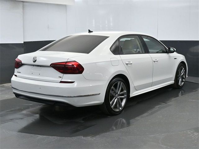 2018 Volkswagen Passat R-Line