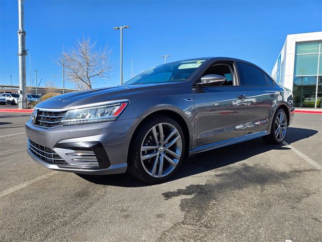 2018 Volkswagen Passat R-Line