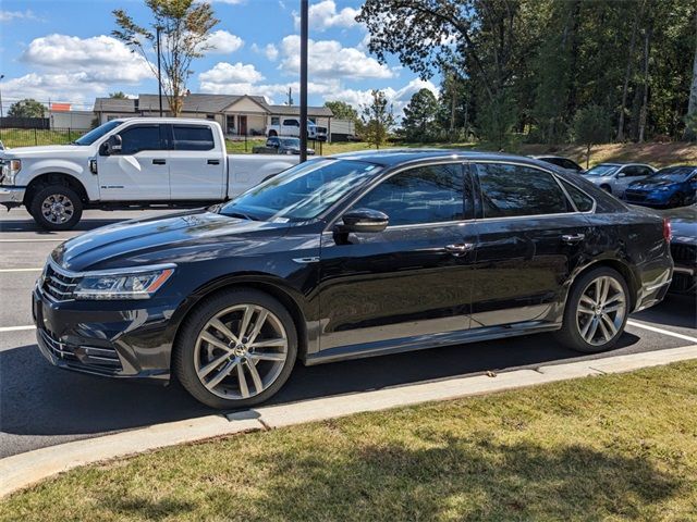 2018 Volkswagen Passat R-Line