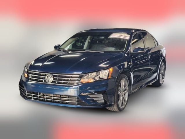 2018 Volkswagen Passat R-Line