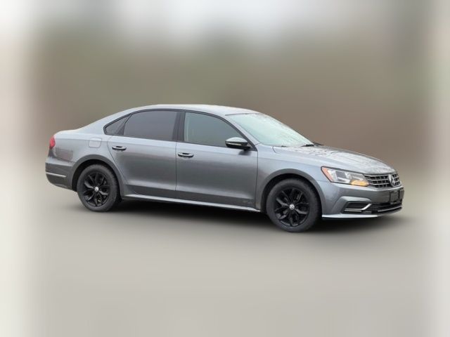 2018 Volkswagen Passat R-Line