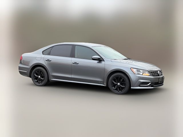 2018 Volkswagen Passat R-Line