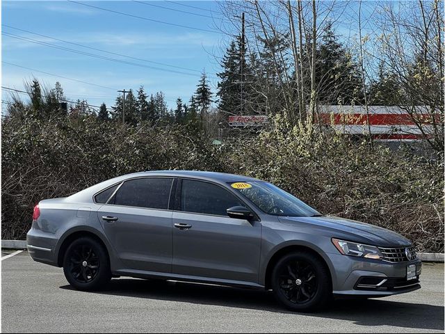 2018 Volkswagen Passat R-Line