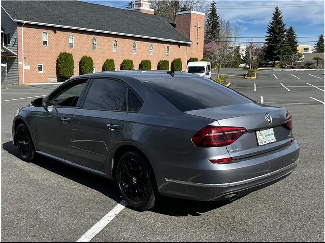 2018 Volkswagen Passat R-Line