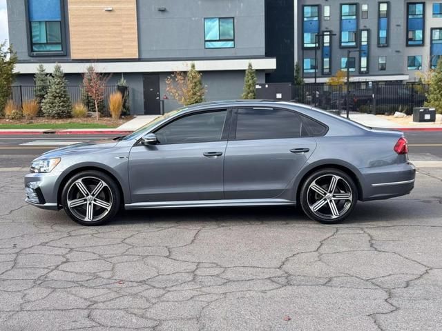 2018 Volkswagen Passat R-Line