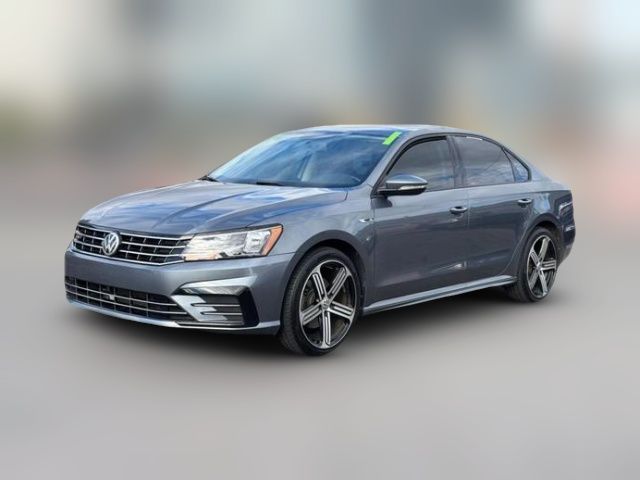 2018 Volkswagen Passat R-Line