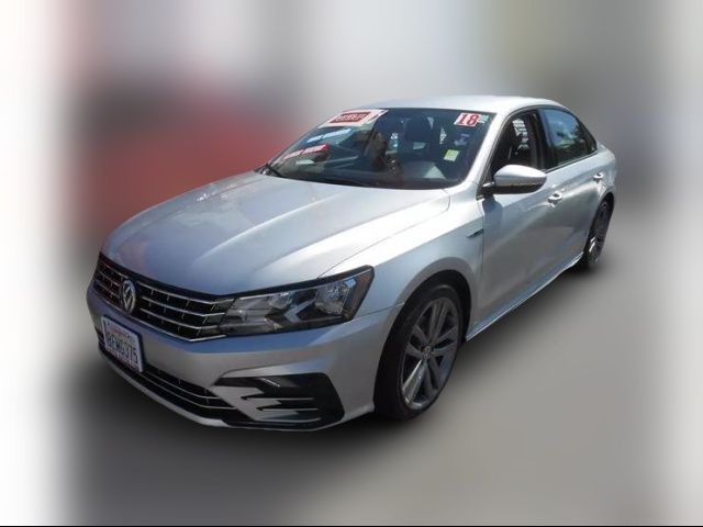 2018 Volkswagen Passat R-Line