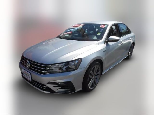 2018 Volkswagen Passat R-Line