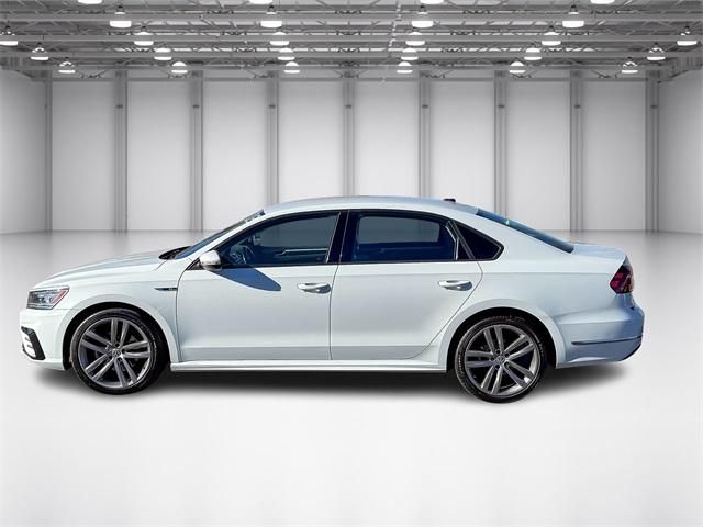 2018 Volkswagen Passat R-Line