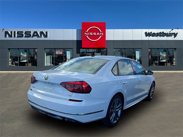 2018 Volkswagen Passat R-Line