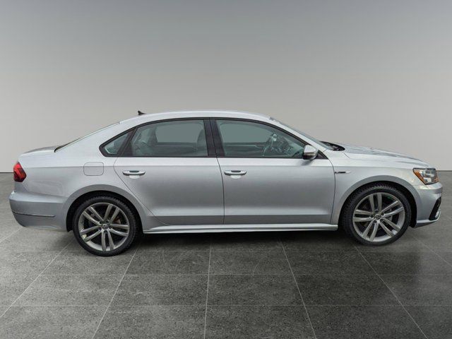 2018 Volkswagen Passat R-Line