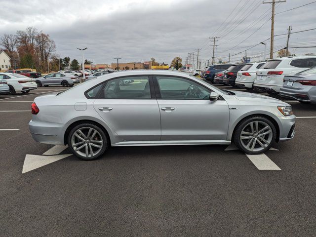 2018 Volkswagen Passat R-Line