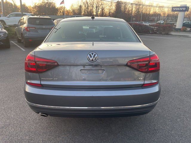 2018 Volkswagen Passat 2.0T SE