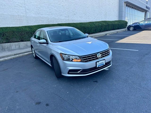 2018 Volkswagen Passat 2.0T SE