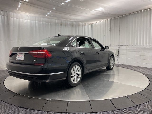 2018 Volkswagen Passat 2.0T SE