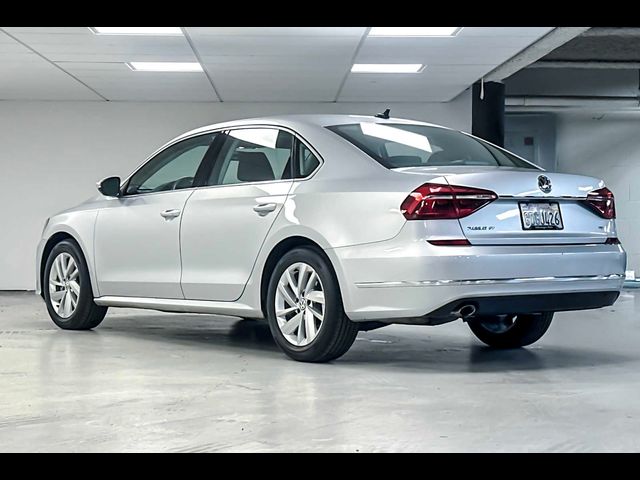 2018 Volkswagen Passat 2.0T SE