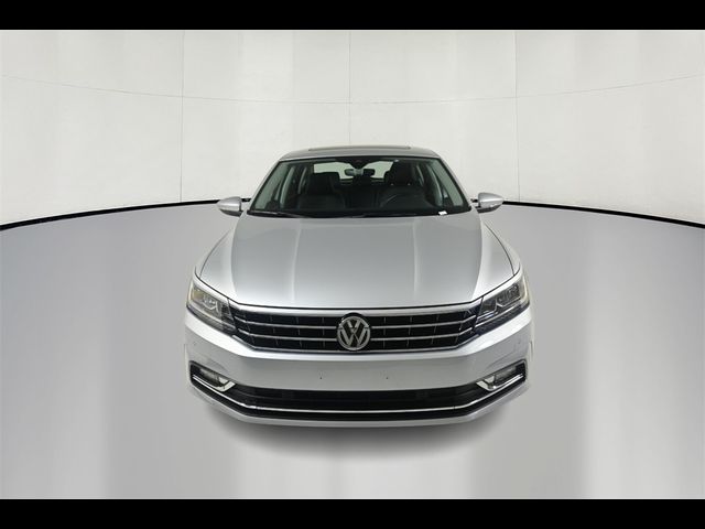 2018 Volkswagen Passat 2.0T SEL Premium