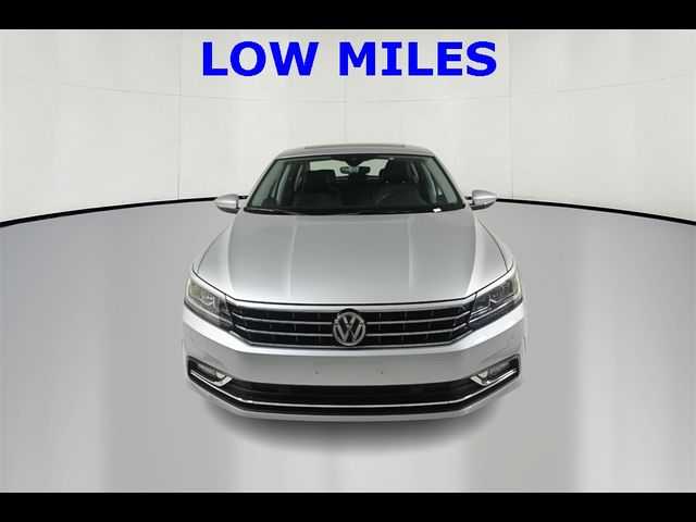 2018 Volkswagen Passat 2.0T SEL Premium