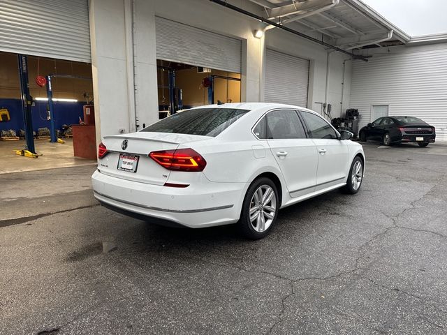 2018 Volkswagen Passat 2.0T SEL Premium