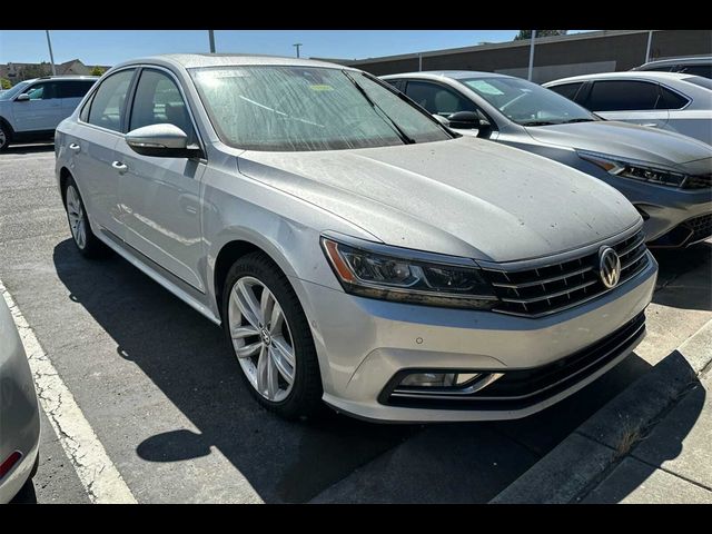 2018 Volkswagen Passat 2.0T SEL Premium