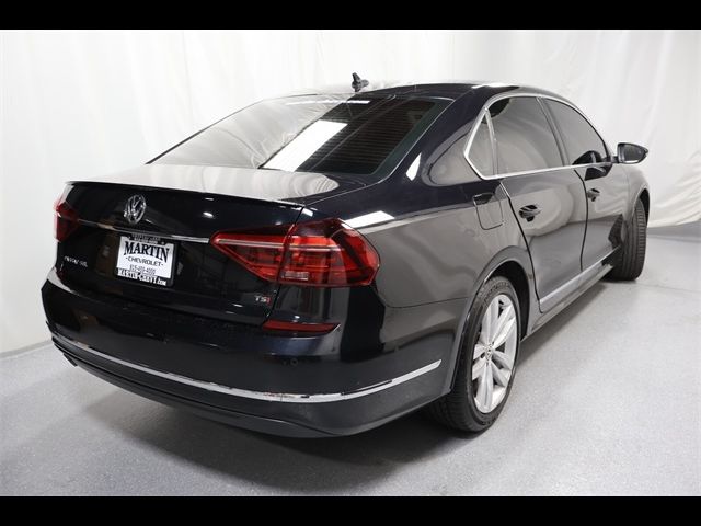 2018 Volkswagen Passat 2.0T SEL Premium