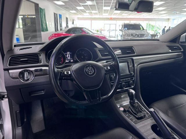 2018 Volkswagen Passat 2.0T SE