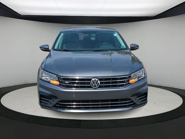 2018 Volkswagen Passat R-Line