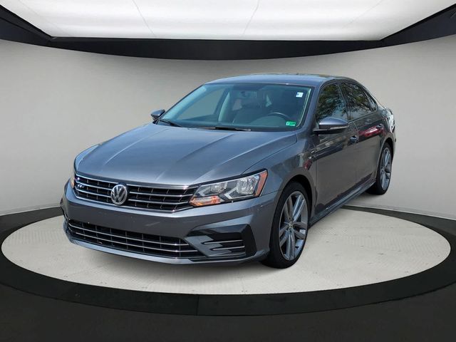 2018 Volkswagen Passat R-Line