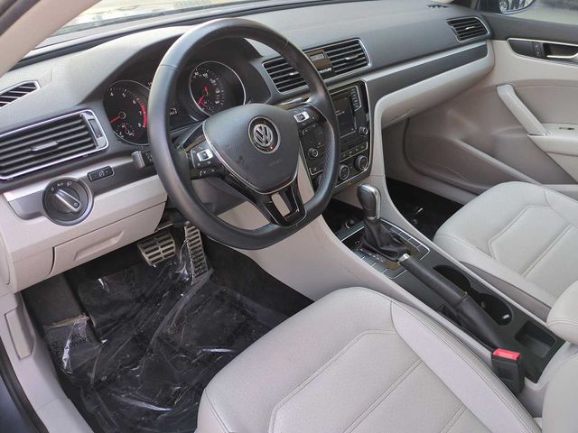 2018 Volkswagen Passat R-Line