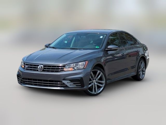 2018 Volkswagen Passat R-Line