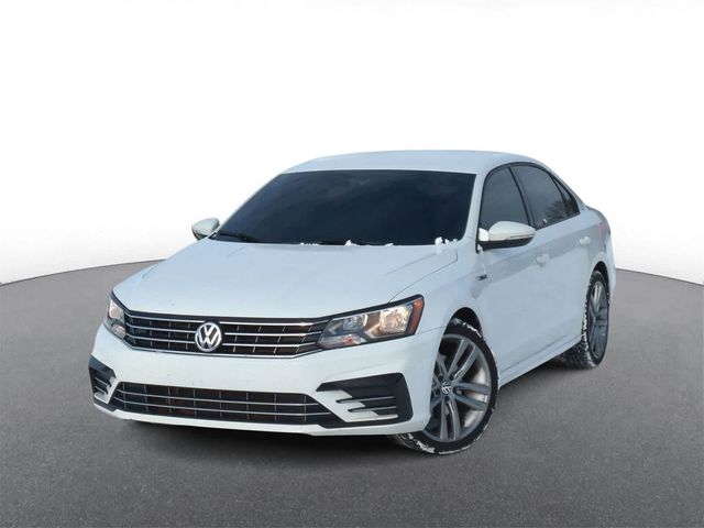 2018 Volkswagen Passat R-Line