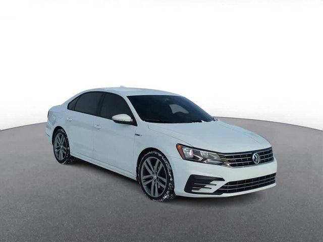 2018 Volkswagen Passat R-Line