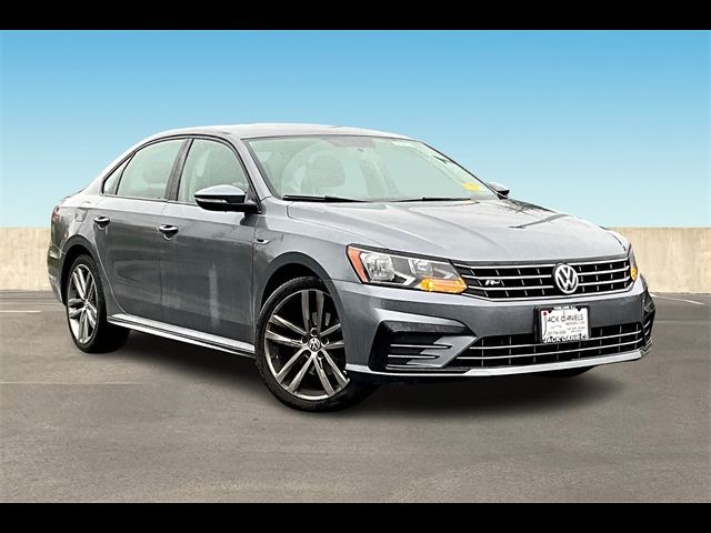 2018 Volkswagen Passat R-Line