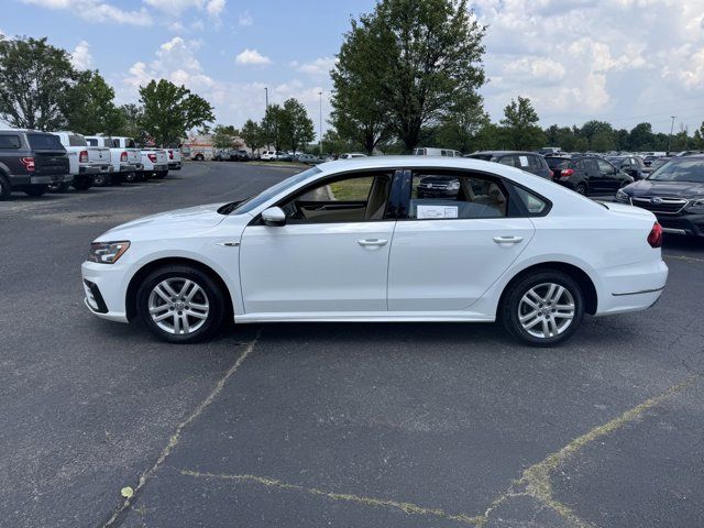 2018 Volkswagen Passat R-Line