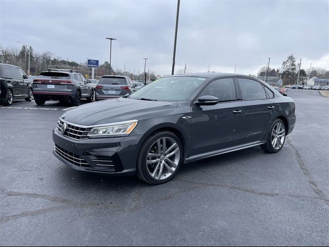 2018 Volkswagen Passat R-Line