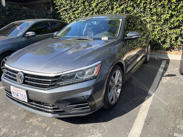 2018 Volkswagen Passat R-Line