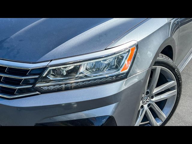 2018 Volkswagen Passat R-Line