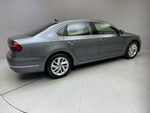 2018 Volkswagen Passat 