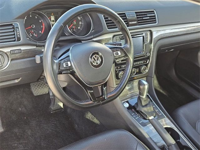 2018 Volkswagen Passat 2.0T SE Technology