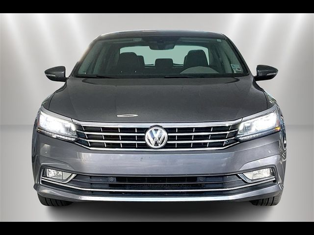 2018 Volkswagen Passat 2.0T SE Technology