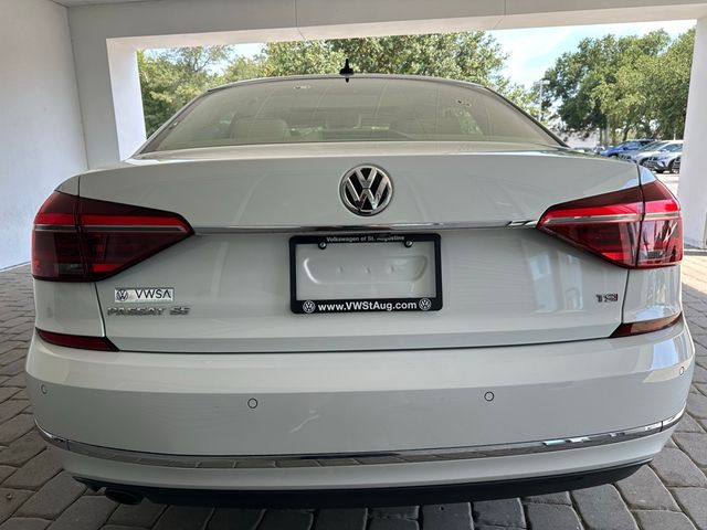 2018 Volkswagen Passat 2.0T SE Technology