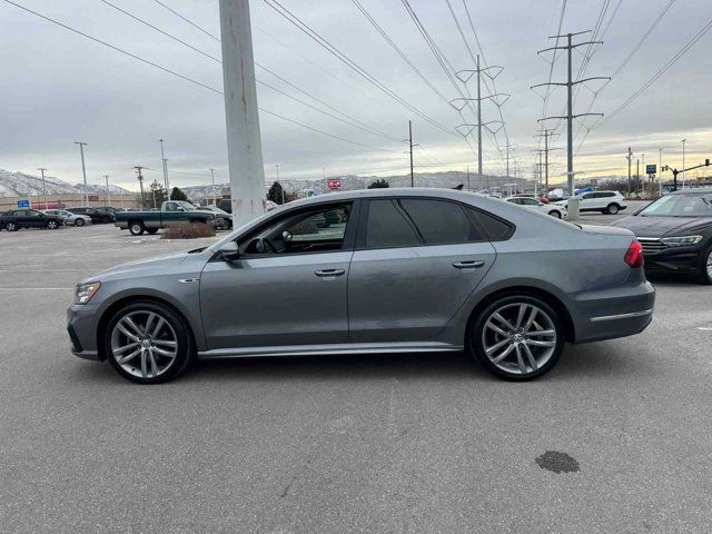 2018 Volkswagen Passat R-Line