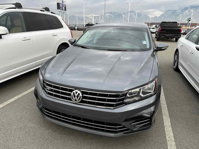 2018 Volkswagen Passat R-Line